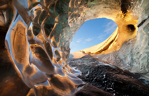 An ice cave inside the Breidamerkurjokull glacier, Iceland (Photo: Erez Marom)