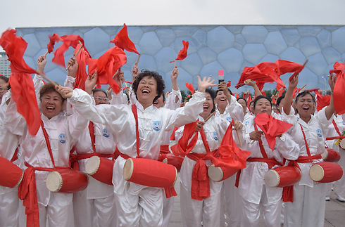 בייג'ינג חוגגת את בחירתה למארחת אולימפיאדת החורף. בחירה מעוררת מחלוקת (צילום: gettyimages) (צילום: gettyimages)