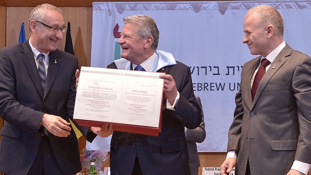 German President Gauck presented with honorary doctorate at the Hebrew University in Jerusalem (Photo: Bruno Charbit for the Hebrew University)