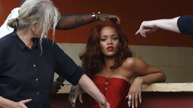 הזמרת ריהאנה מתכוננת לסדרת צילומים בהוואנה, קובה (צילום: רויטרס) (צילום: רויטרס)