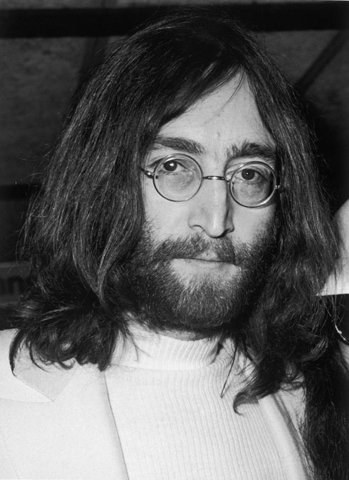 עם מותו הפכו המשקפיים של לנון לפריט אספנים (צילום: gettyimages)