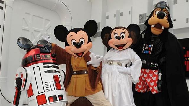  (מתוך עמוד הפייסבוק הרשמי Disney's Star Wars Weekends) (מתוך עמוד הפייסבוק הרשמי Disney's Star Wars Weekends)