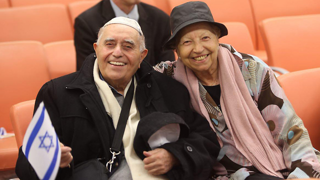 French immigrant couple at Ben Gurion International Aiport (Photo: Motti Kimchi)