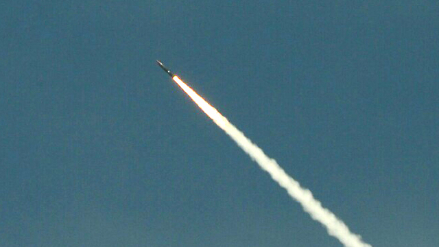 The Arrow 3 interceptor launched from Palmachim beach (Photo: Avi Rokach)
