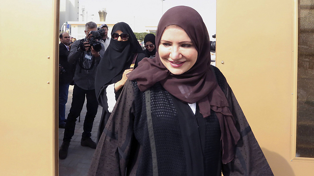 נשים מצביעות החודש בסעודיה (צילום: AP) (צילום: AP)