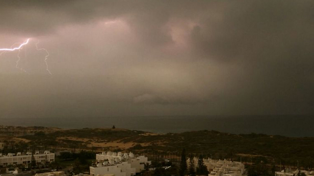 Stormclouds over Ashkelon (Photo: Shmuel David)