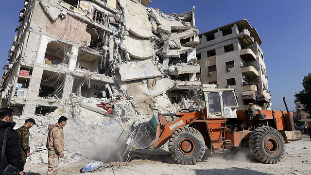 ההפצצה בפרברי דמשק (צילום: AFP) (צילום: AFP)