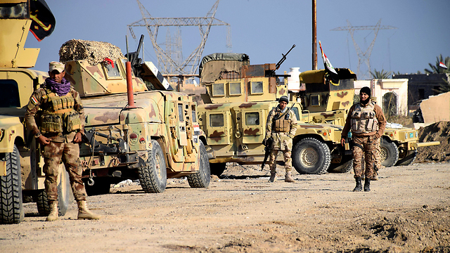 חיילים עיראקיים באזור רמאדי (צילום: AP) (צילום: AP)
