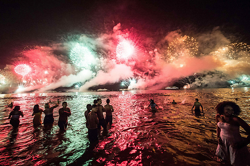 חוגגים שנה חדשה בריו, ארכיון (צילום: AFP) (צילום: AFP)