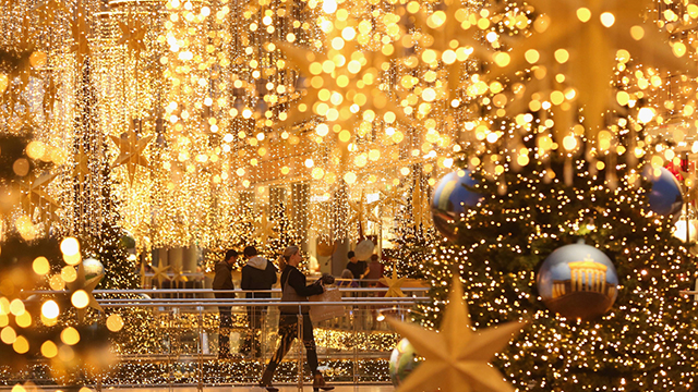 אורות זהובים בברלין לרגל חג המולד (צילום: gettyimages) (צילום: gettyimages)