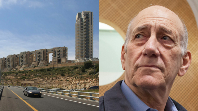 Olmert was just a bench player in the Holyland affair, but no one can remain indifferent to such embarrassing, serious material, especially when the person involved was a prime minister (Photo: Alex Kolomoisky, Emil Salman)