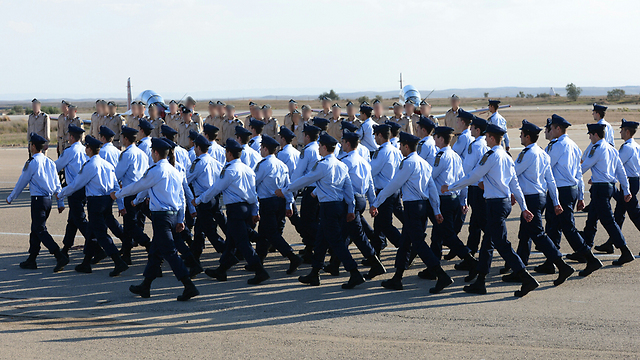 הטייסים החדשים צועדים (צילום: הרצל יוסף) (צילום: הרצל יוסף)