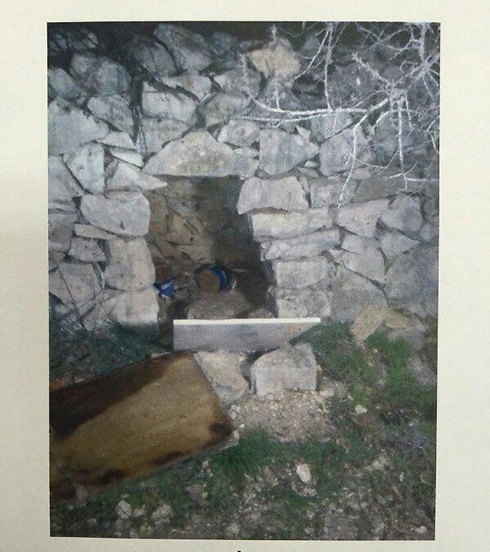 The hiding place a Hamas cell prepared for hiding the body of an Israeli they planned to kidnap and murder (Photo: Shin Bet communication)