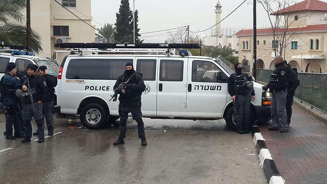 Security forces search for Tel Aviv terrorist in Ar'ara. If he felt safe enough to come home, hide there for several days and receive help without anyone reporting it, we are talking about a huge intelligence 'black hole' (Photo: Hassan Shaalan)