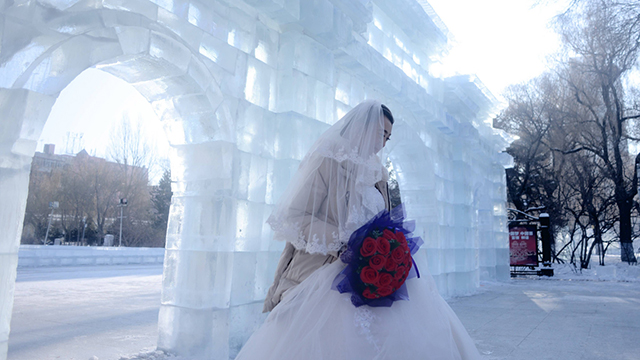 ועוד בפסטיבל: כלה מתכוננת לחתונה (צילום: AFP) (צילום: AFP)