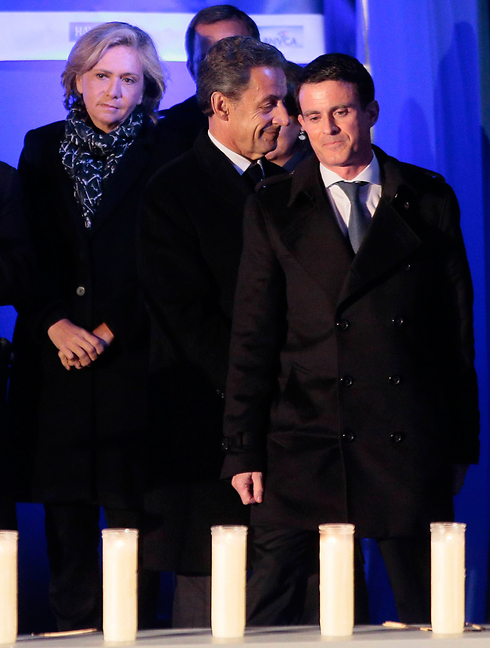 ואלס וסרקוזי בטקס בפריז (צילום: AFP) (צילום: AFP)