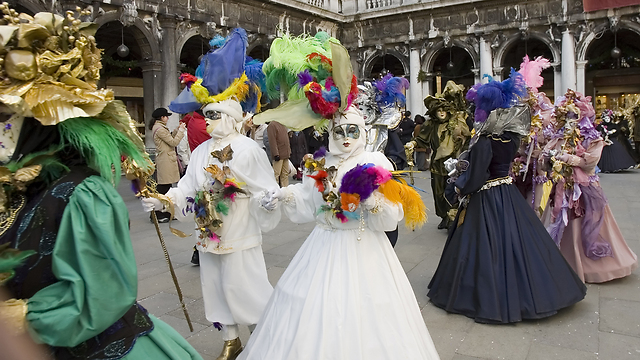 למי יש את המסכה הביזארית ביותר? פסטיבל המסיכות בונציה (צילום: shutterstock) (צילום: shutterstock)