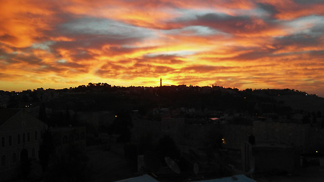 שקיעה מעל ירושלים אתמול  (צילום: יחזקאל ירון) (צילום: יחזקאל ירון)