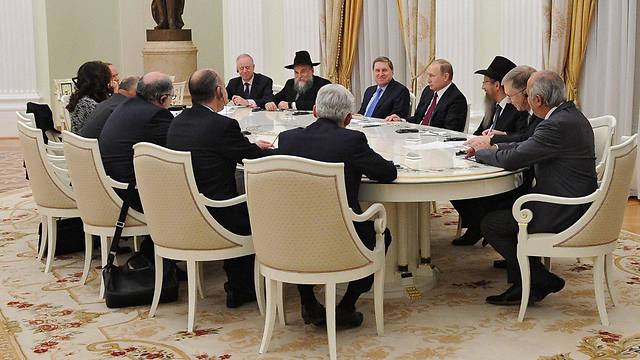 Vladimir Putin meeting members of the European Jewish Council at the Kremlin (Photo: EPA)