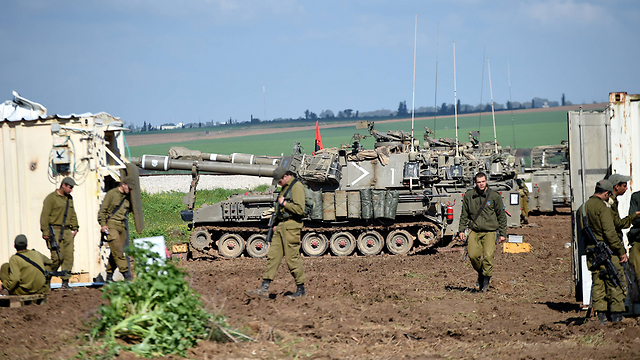 IDF artillery troops on the Gaza border (Photo: Haim Horenstein)