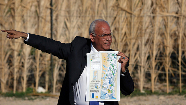 סאיב עריקאת הסביר על האדמות שיסופחו (צילום: AFP) (צילום: AFP)