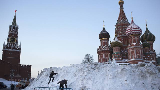שלג החודש במוסקבה (צילום: AP) (צילום: AP)
