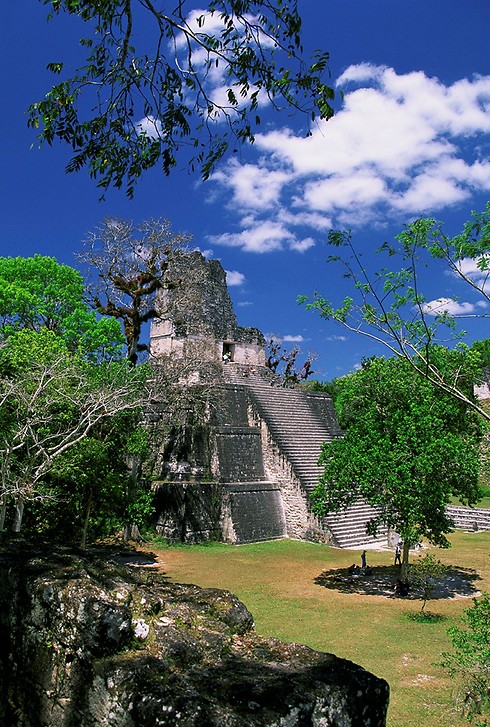 המקדשים שהשאירו בני המאיה (צילום: החברה הגיאוגרפית) (צילום: החברה הגיאוגרפית)