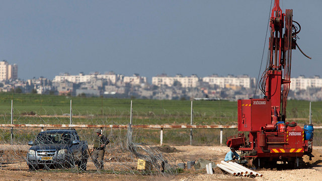 IDF tunnel-detection at the border (Photo: EPA)