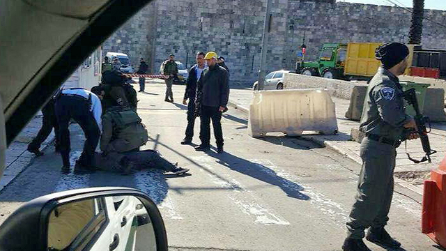 Scene of attempted stabbing attack at Jerusalem's Damascus Gate 