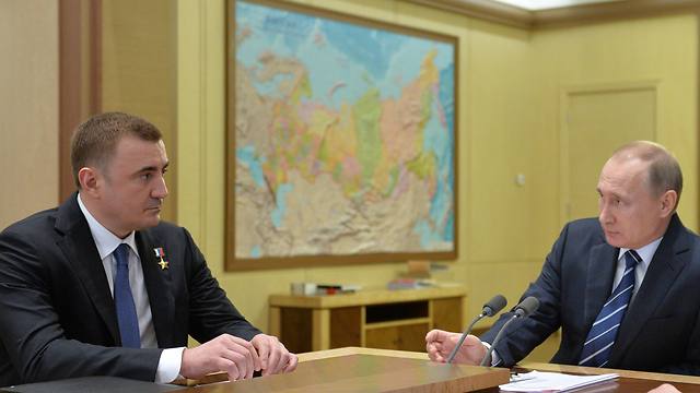 פוטין ודיומין בפגישה בשבוע שעבר (צילום: AP) (צילום: AP)