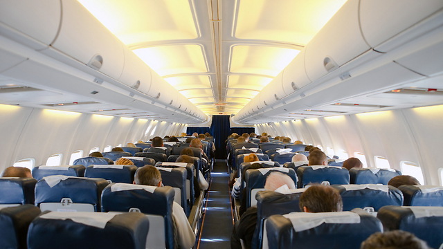 טיסה ארוכה יכולה להיות מתישה ולפגוע בגוף (צילום: shutterstock) (צילום: shutterstock)
