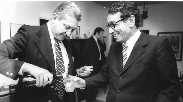 בוטרוס בוטרוס ראלי עם עזר ויצמן, לימים נשיא המדינה (צילום: שאול גולן) (צילום: שאול גולן)