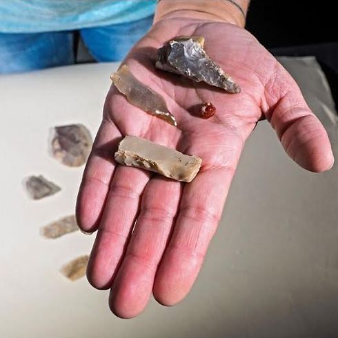 Flint tools found at the ruins of a 7000 year old settlement in North Jerusalem (Photo: Assaf Peretz)