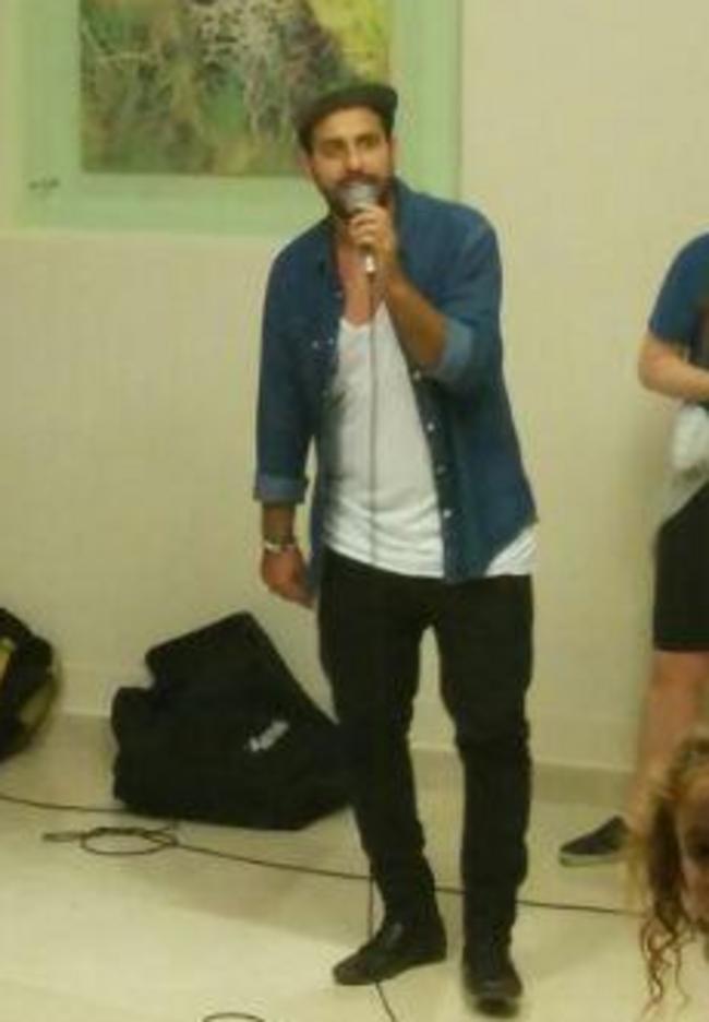 איפה הכפיים? דודו אהרון  (צילום: נשמות טובות)