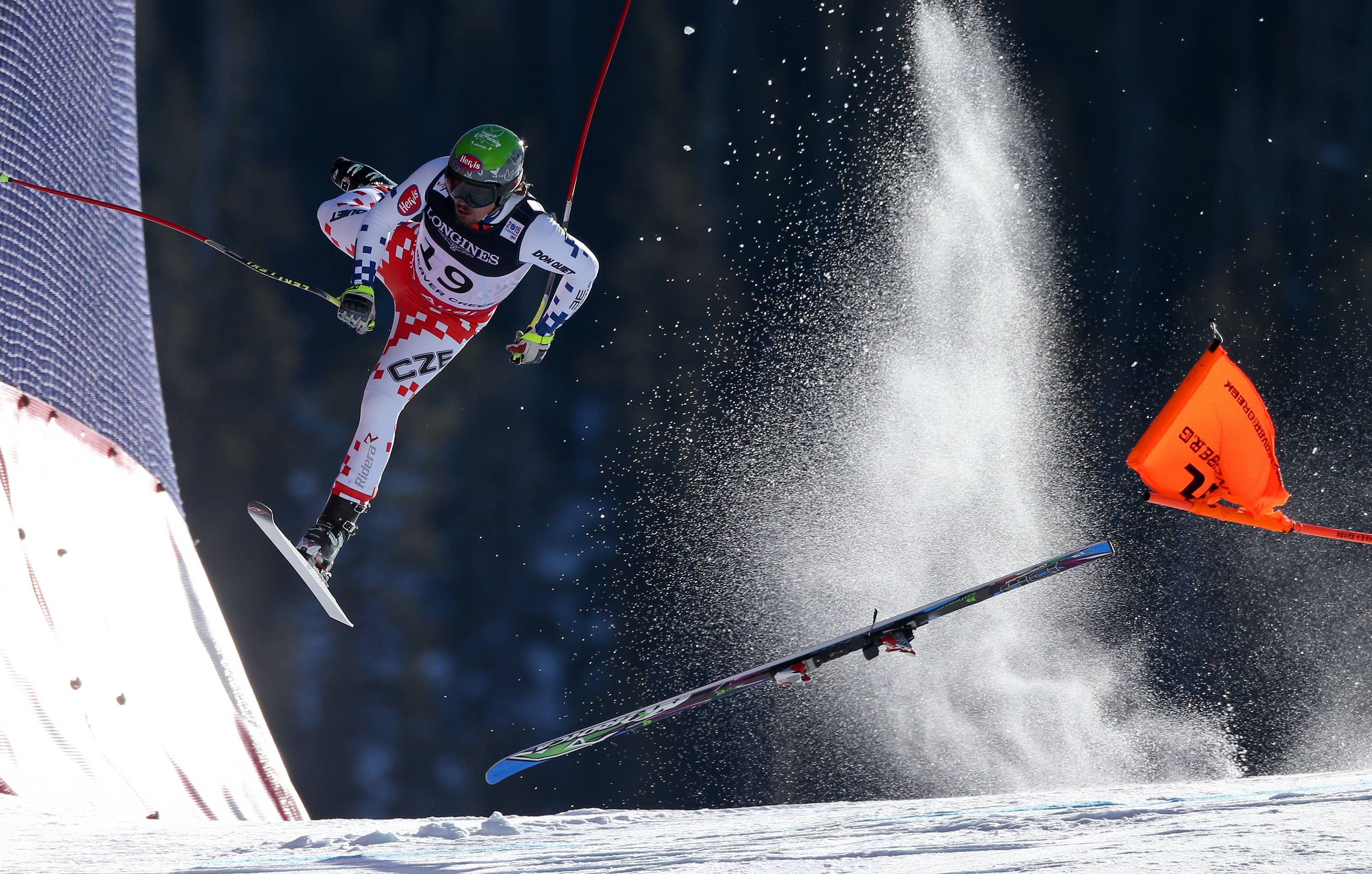 אליפות הסקי בקולרדו, ארה"ב. מקום ראשון בקטגוריית ספורט (צילום: AP) (צילום: AP)
