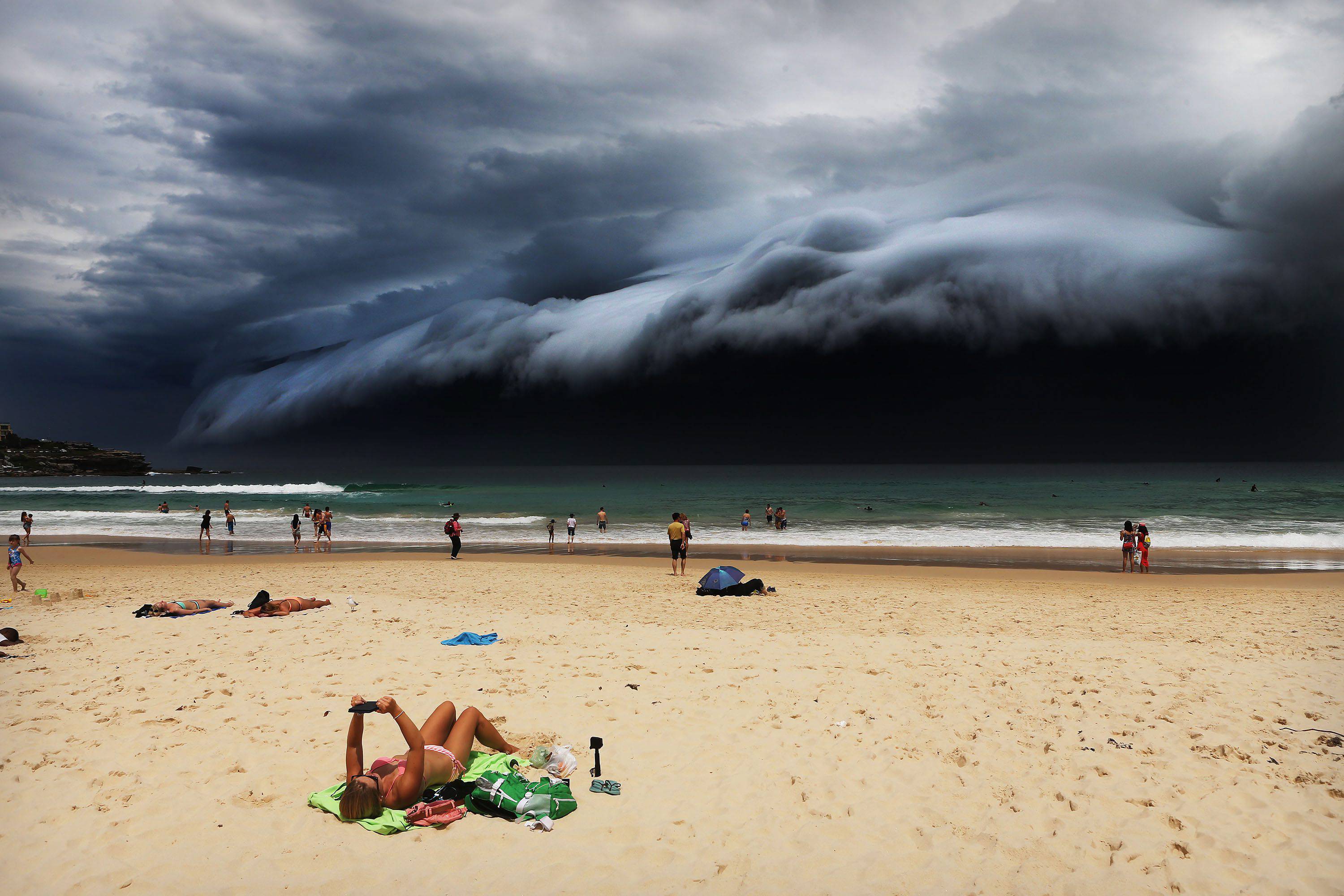 ענן מאפיל על חופי סידני שבאוסטרליה, מקום ראשון בקטגוריית טבע (צילום: EPA) (צילום: EPA)