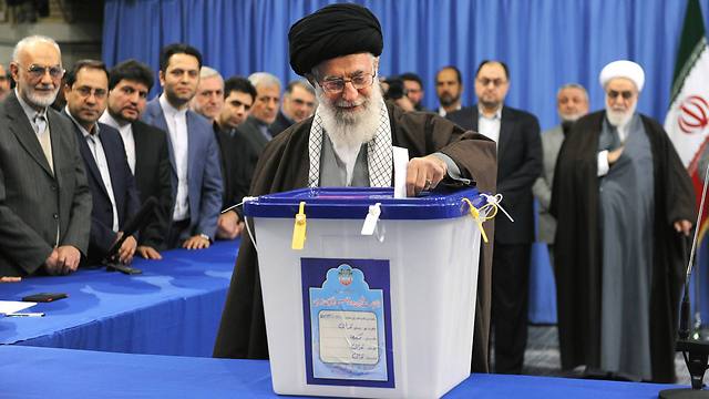 Ayatollah Khamenei voting (Photo: AFP)