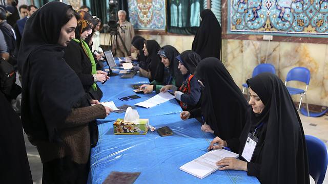 Iranians at the polls (Photo: AP)