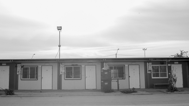 חדרי מגורים במתקן חולות (צילום: ענת וקנין אפלבאום) (צילום: ענת וקנין אפלבאום)