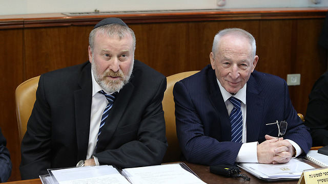 Attorney General Avichai Mandelblit and predecessor Yehuda Weinstein (Photo: Amit Shabi)