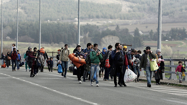 פליטים ביוון. הבאים מעתה יוחזרו לטורקיה (צילום: EPA) (צילום: EPA)