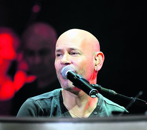 Singer Rami Kleinstein (Photo: Tal Shahar)