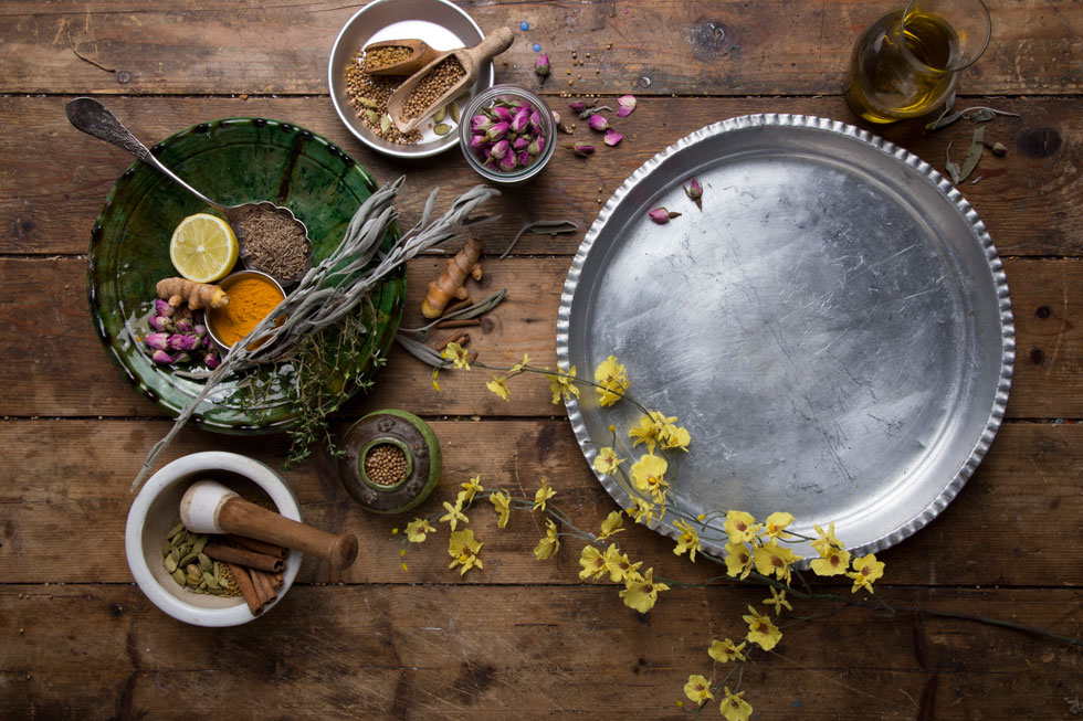 25 התרופות הטבעיות שלפניכם, המבוססת על איורוודה - רפואה הודית עתיקה, יסייעו לכם לשוב לאיתנכם (צילום: דן לב)