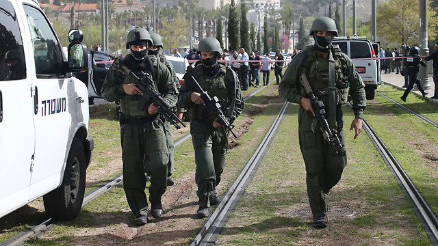 Спецназ полиции у Шхемских ворот в Иерусалиме. Фото: Охад Цвайгенберг