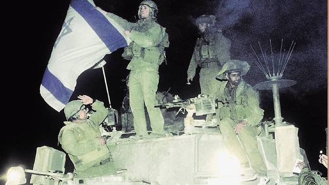 IDF soldiers on the eve of the withdrawal (Photo: Yaakov Ben Alfi/GPO)