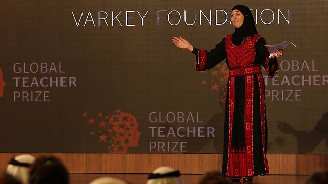 Palestinian primary school teacher Hanan al-Hroub speaks after she won the second annual Global Teacher Prize, in Dubai (Photo: AP)