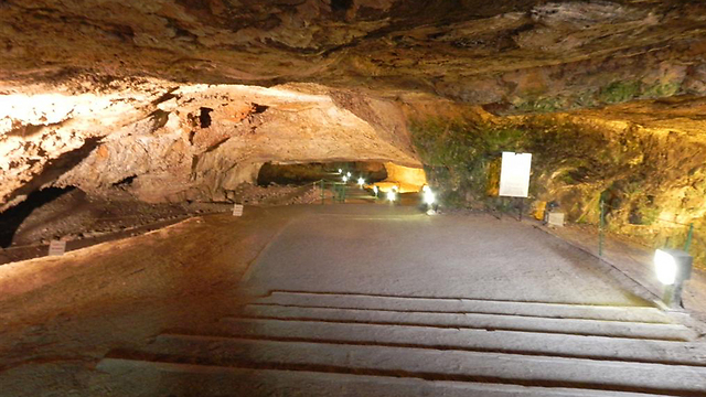 Zedekiah's Cave, Jerusalem (Photo: Ziv Reinstein)