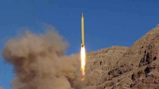 Iran launches a ballistic missile (Photo: Reuters)