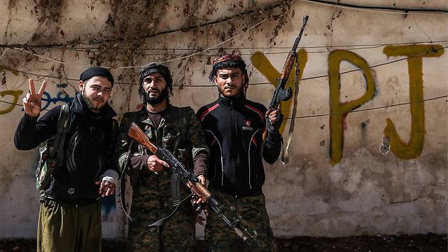 לוחמים כורדים בחלב, סוריה (צילום: MCT) (צילום: MCT)