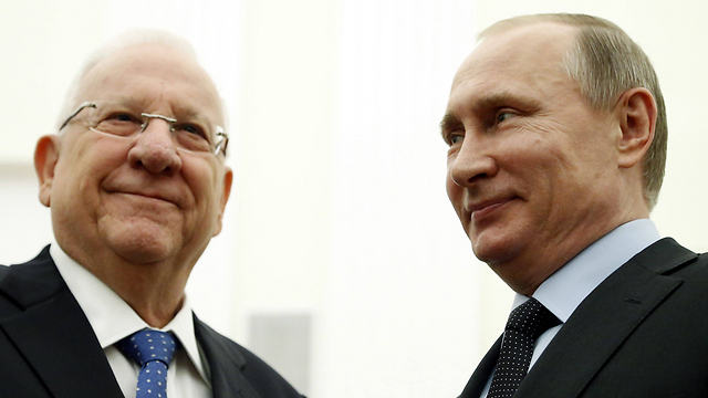 Ривлин и Путин на встрече в Москве. Фото: AFP